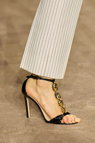 Look 48